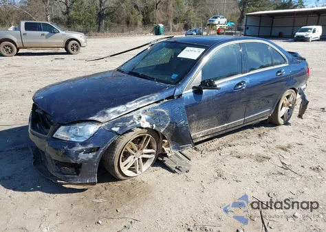 2013 Mercedes-Benz C 250 Sport from USA, damaged, VIN WDDGF4HB2DA784794